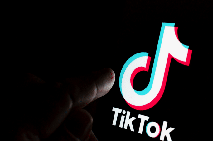 Tantangan dan Risiko TikTok Sebagai Mesin Pencari