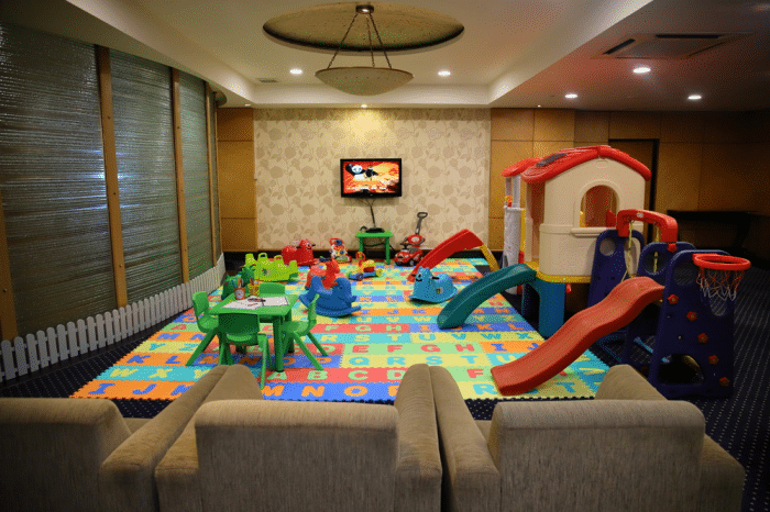 Family hotels with babysitting services